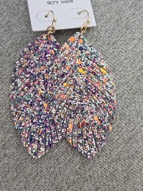 Tell Your Tale Glitter Leaf Drop Earrings - Multicolor